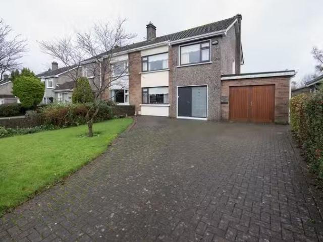 22 Glenwood, Carrigaline, Co. Cork, P43KE55 is for sale