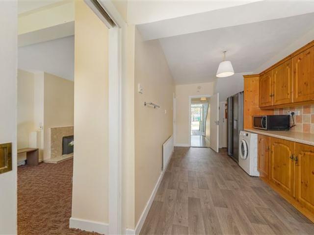 22 Manor Park, Palmerstown, Dublin 20 Ray Cooke Auctioneers 4926 MyHome. Ie Residential