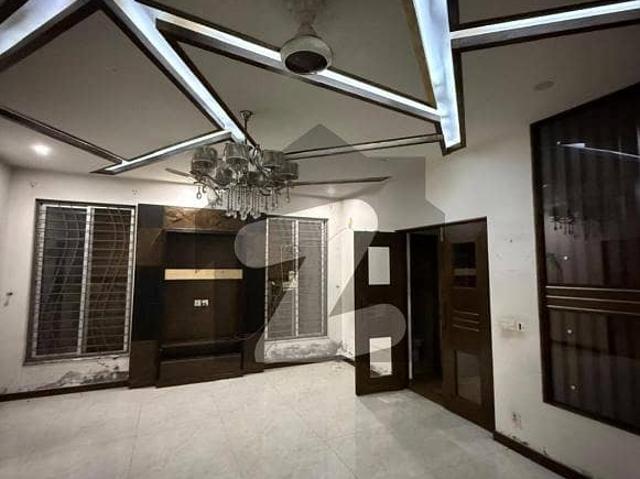 22 Marla Commercial Building For Rent