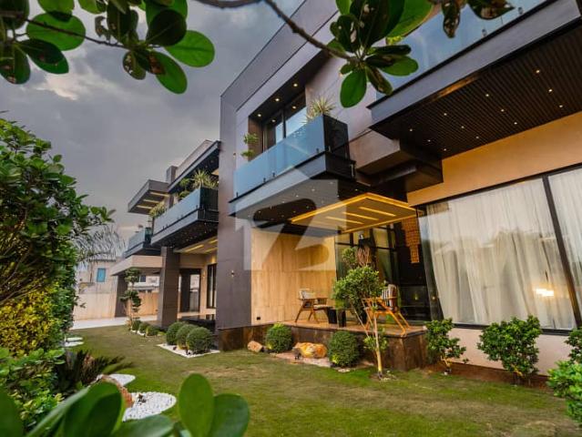 22 marla corner facing park full basment full furnished in dha phase 5 h block