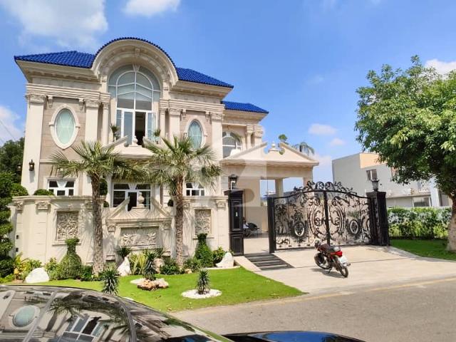 22 Marla Corner Victorian Design Brand New House For Sale at Top Location near Raya Fairways K Club