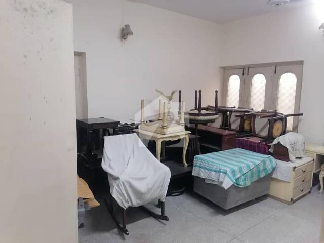 22 Marla. Single. Story Old House M Block