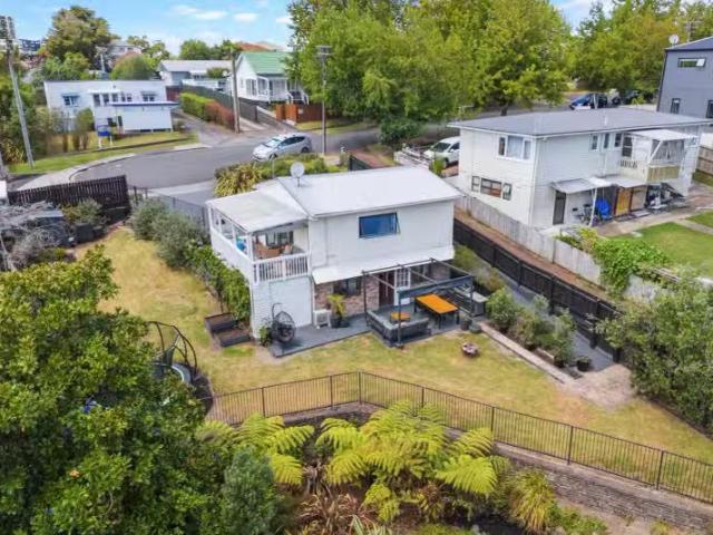 22 Pine Street, New Lynn, Waitakere City