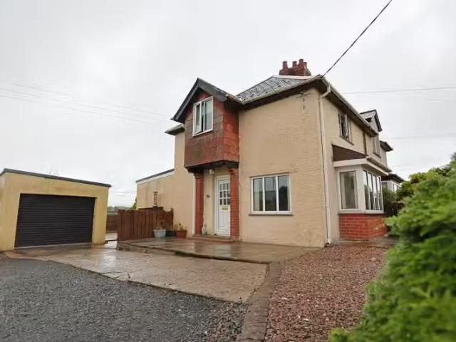22 Riverdale Crescent