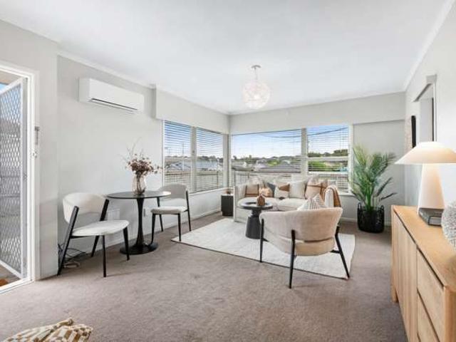 22 Shakespeare Road, Milford, North Shore City