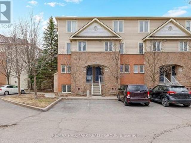 22 Strathaven Private, Ottawa, ON, K1J 1K7 townhouse for sale | Listing ID X12103 | Royal LePage