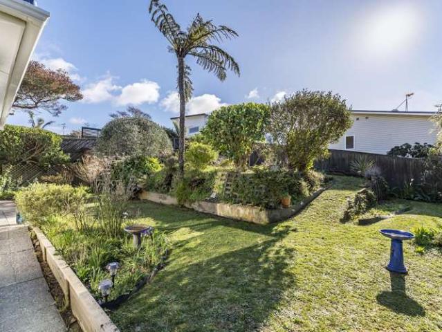 22 Sunrise Boulevard, Tawa, Wellington City