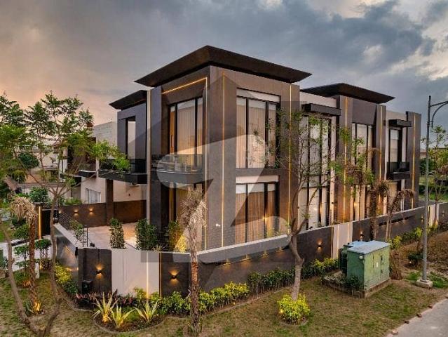 22Marla Corner Most Beautiful Modern Mohsin Ali Design Luxurious Bungalow Available For Sale In DHA Phase 6 Near To Park Best Location