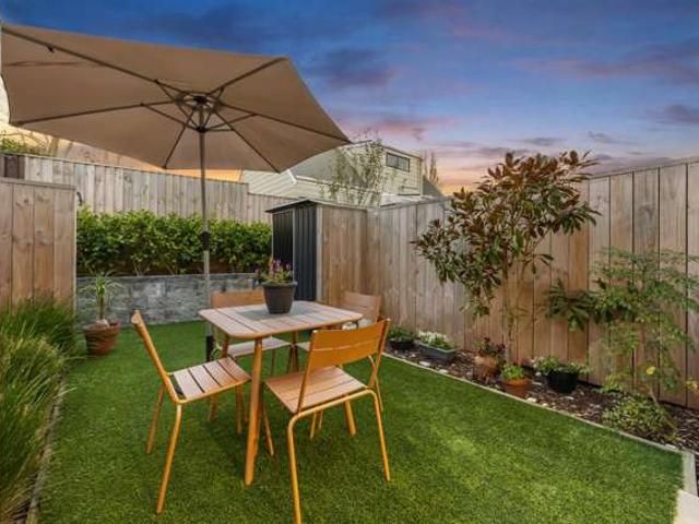 22A Graham Avenue, Te Atatu Peninsula, Waitakere City