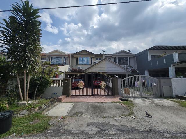 22x75 EXTENDED KITCHEN Double Storey Taman kinrara Seksyen 5 Puchong
