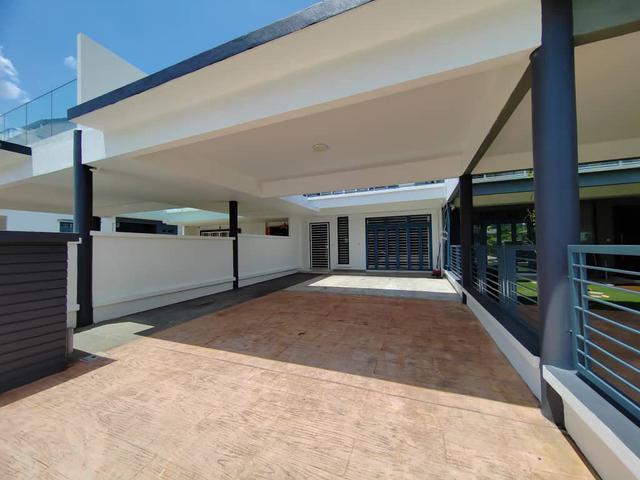22x90 3Storey Superlink Fernlane Denai Alam FOR RENT