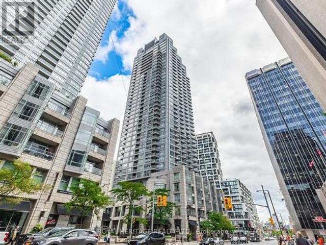 2305 2 Yonge Street, Toronto, ON, M4S 3H7 condo for sale | Listing ID C13139 | Royal LePage