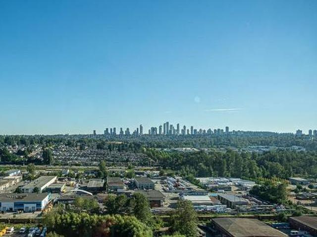 23082133 Douglas Road Burnaby BC Apt Condo For Sale REW
