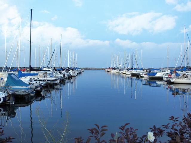 2300 Marine Drive Apartments 2 Bedroom Apartment for Rent at 2300 Marine Dr, Oakville, ON L6L 1C3 Bronte