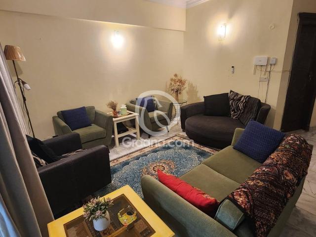 2300 Ft² Flat for Rent