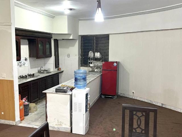 2300 Ft² Flat for Sale