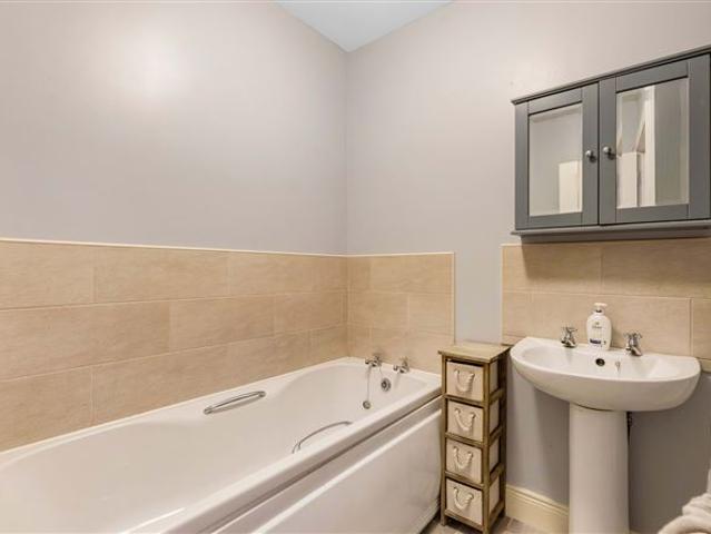 Sale Agreed | 9 Station Lane, Swellan Lower, Cavan Sherry FitzGerald Declan Woods 5006 MyHome. Ie Residential