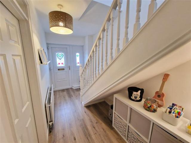 230,000 | 9 Tradaree Court, Shannon, Co. Clare DNG O'Sullivan Hurley 5000 MyHome. Ie Residential