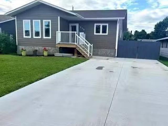 230 Edgar Avenue, Dauphin, MB, R7N 0R9 house for sale Listi.