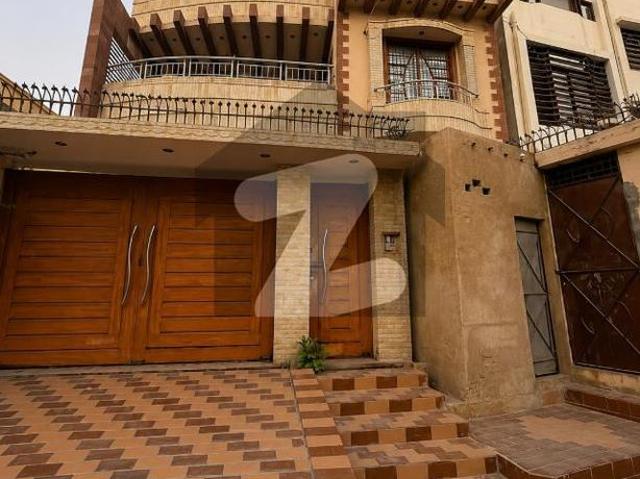 230 Sqyd Luxury Bungalow for Sale in Prince Town | 7 Spacious Rooms | Prime Location Prince Town