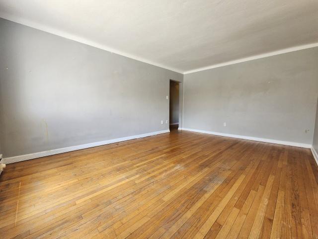 2315 Baseline Road 1 Bedroom Apartment for Rent at 2315 Baseline Rd, Ottawa, ON K2C 0E2 Ridgeview