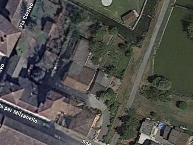 231/2025 U BS Edificio unifamiliare con due giardini esclusivi e box in asta a Leno
