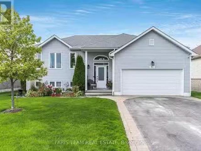 231 Atkinson Street, Clearview, ON, L0M 1S0 house for sale.