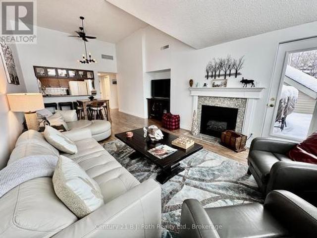 231 Hilltop Grandview Drive, Huntsville Chaffey, ON, P1H 2J5 condo for sale | Listing ID X11885 | Royal LePage