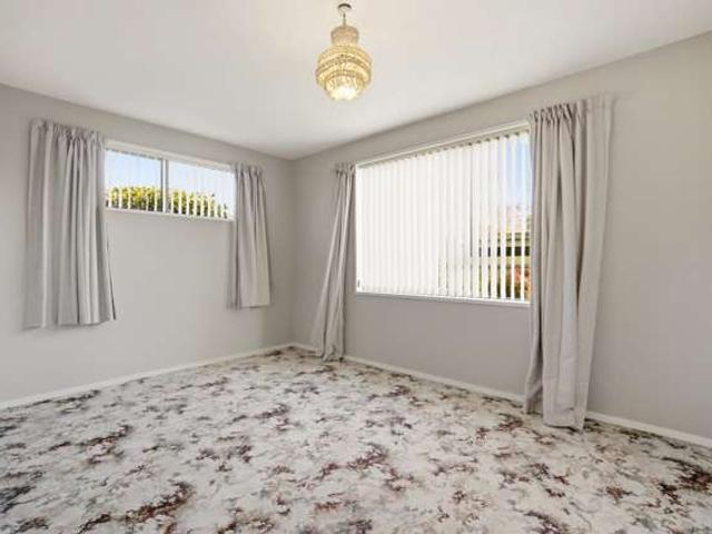 2/31 Waimairi Road, Upper Riccarton, Christchurch City