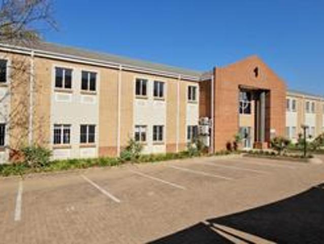 231sqm office to lease in corporate.
