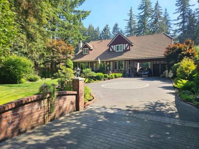 23242 Avenue, Maple Ridge, BC, V2X 4S6 Luxury House for sale | Listing ID R3150 | Royal LePage Carriage Trade Luxury Properties