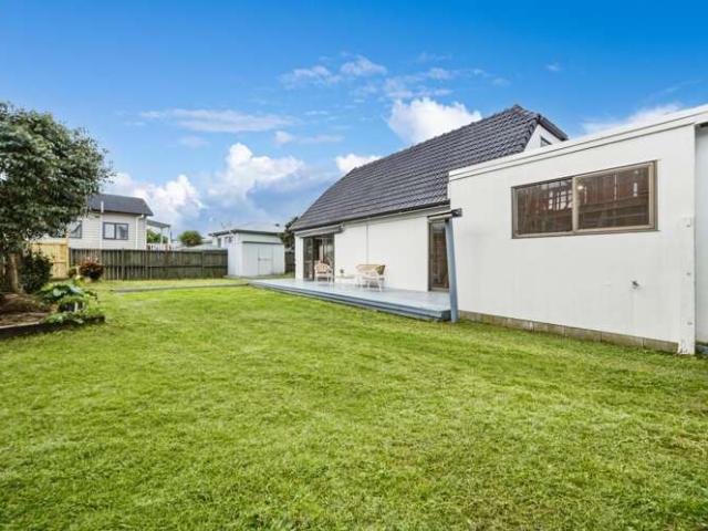 2/327 Bucklands Beach Road, Bucklands Beach, Manukau City