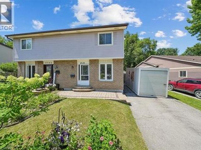 2320 Middlesmoor Crescent, Burlington, ON, L7P 3X7 house for sale | Listing ID 40857 | Royal LePage