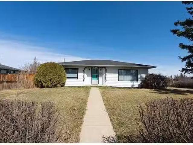 232 1 Avenue Ne, Airdrie, AB, T4B 0R4 house for sale Listin.