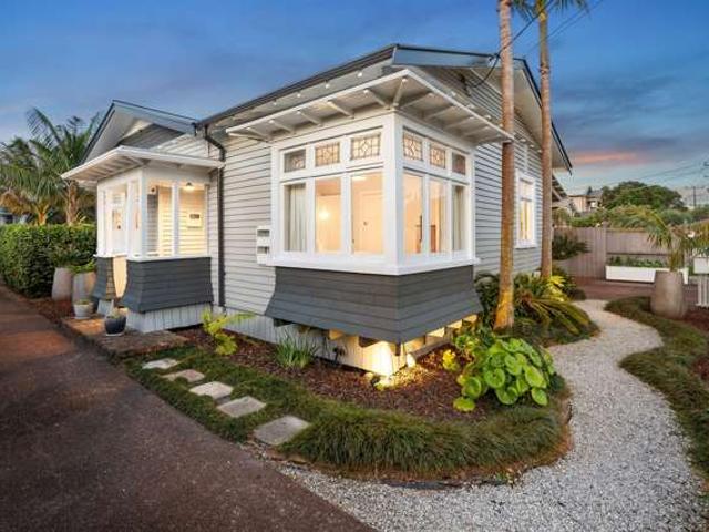 2/32 Albert Road, Devonport, North Shore City