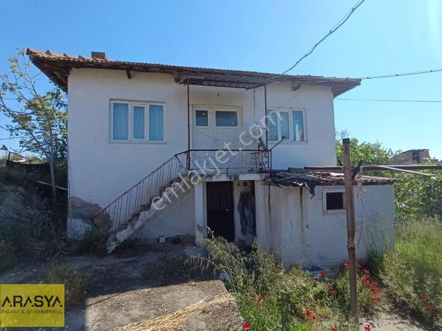 232 M2 Arsa İçerisinde 2 Katlı Müstakil Ev