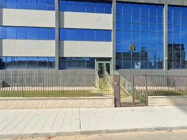 232 m2 office space for rent in Tres Cantos