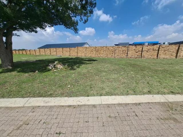 232 m² Land available in Evander