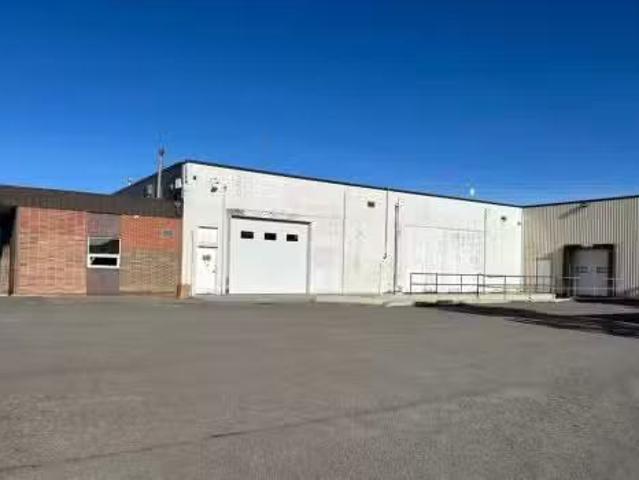 233 31 Street North, Lethbridge, AB, T1H 3Z4 commercial for.