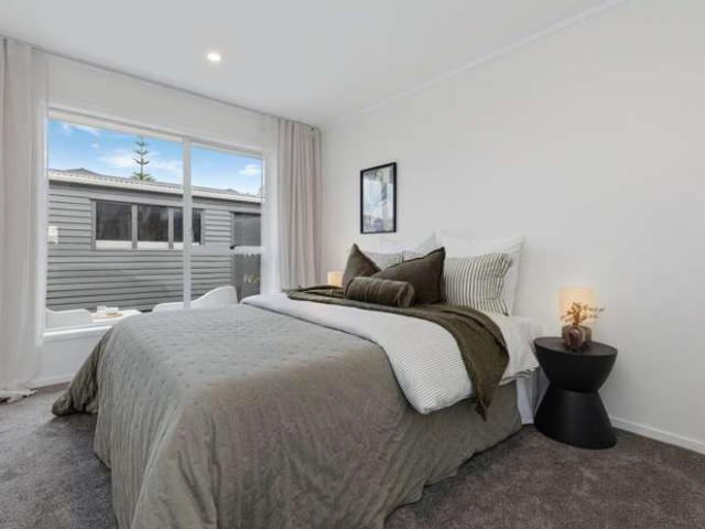 2/33 Butterworth Drive, Glendene, Waitakere City
