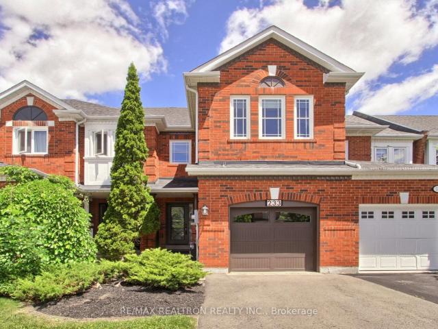 233 Denise Circle, Newmarket | For Sale @ $929,000 | Condos. Ca