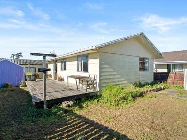 2/33 Secretariat Place, Randwick Park, Manukau City