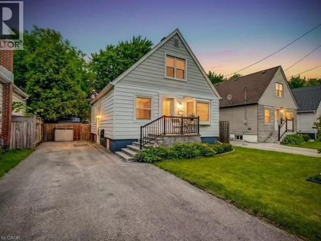 234 East 27Th Street, Hamilton, ON, L8V 3G4 house for sale | Listing ID 40843 | Royal LePage
