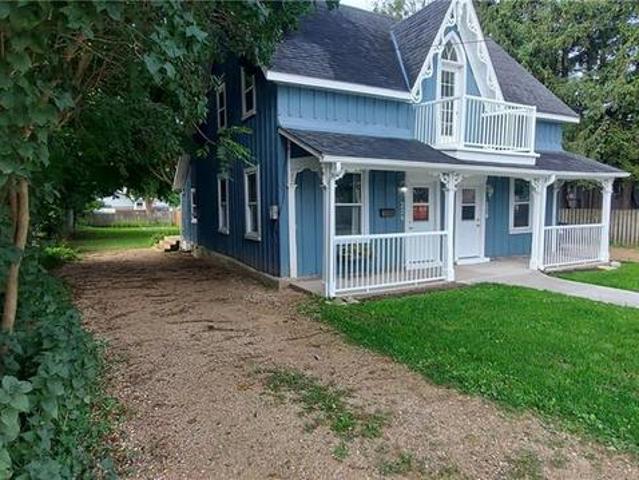 234 Elma Street E