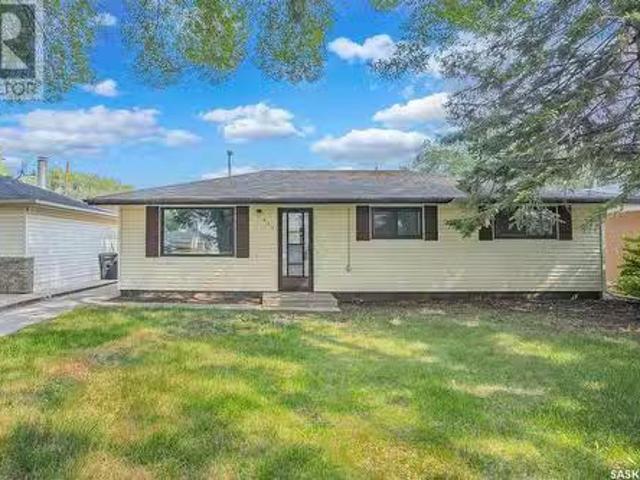 234 Winnipeg Avenue N, Saskatoon, SK, S7L 3P4 house for sale.