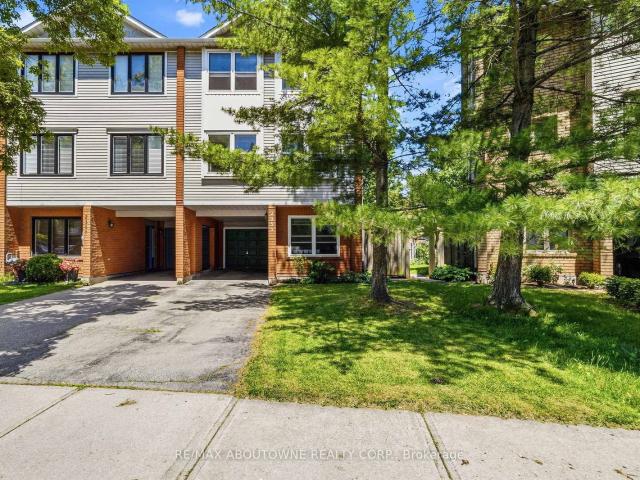 2355 Strawfield Court, Oakville | For Sale @ $949,900 | Condos. Ca