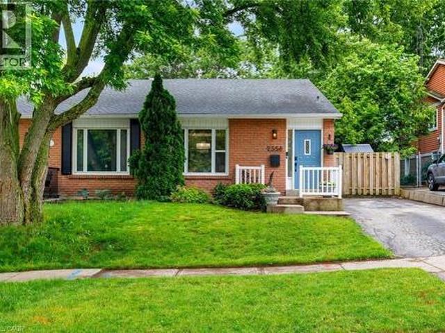2358 Holyhead Drive, Burlington, ON, L7P 3V3 house for sale | Listing ID 40842 | Royal LePage
