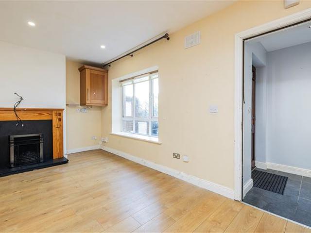 235,000 | 5 Castleland Court, Balbriggan, County Dublin Wall Tuckey Properties 4980 MyHome. Ie Residential