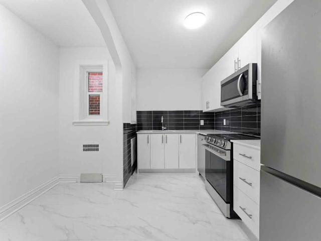 235 Cooper Apartments 2 Bedroom Apartment for Rent at 235 Cooper St, Ottawa, ON K2P 0G2 Centretown