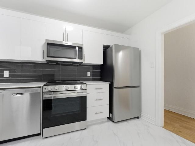 235 Cooper Apartments 2 Bedroom Apartment for Rent at 235 Cooper St, Ottawa, ON K2P 0G2 Centretown
